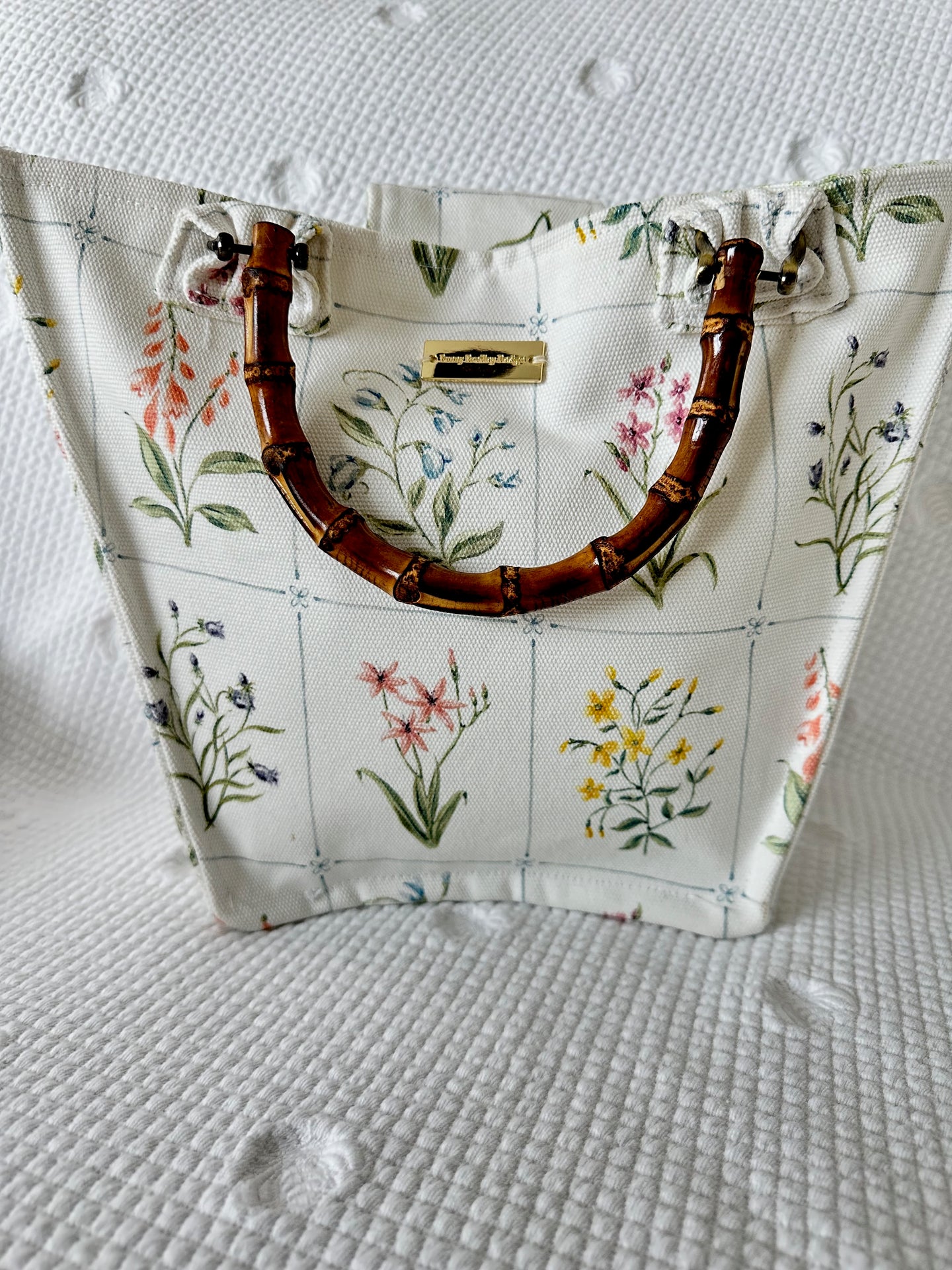 Betty Bucket Bag